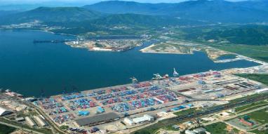 Приморский порт Находка вошел в тройку лидеров среди крупнейших портов России по объему грузооборота